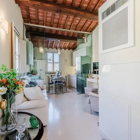 Serene Historic In Lucca